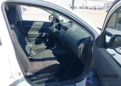 2016 Mitsubishi Outlander Sport 2.0 Es z USA, uszkodzony, nr VIN JA4AP3AU9GZ043657